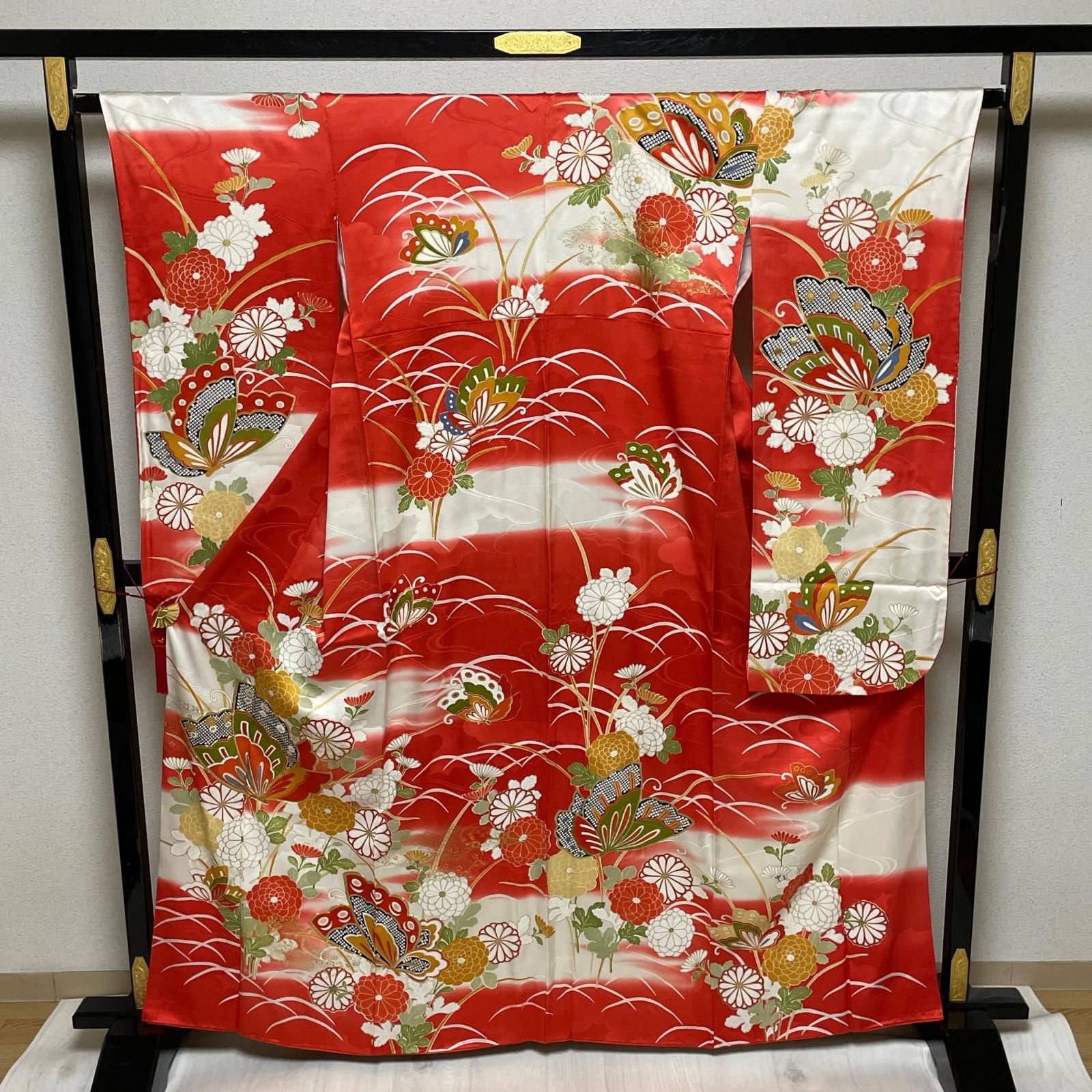 振袖 菊に蝶 大柄の華やかな染め 着物 正絹 X-1808