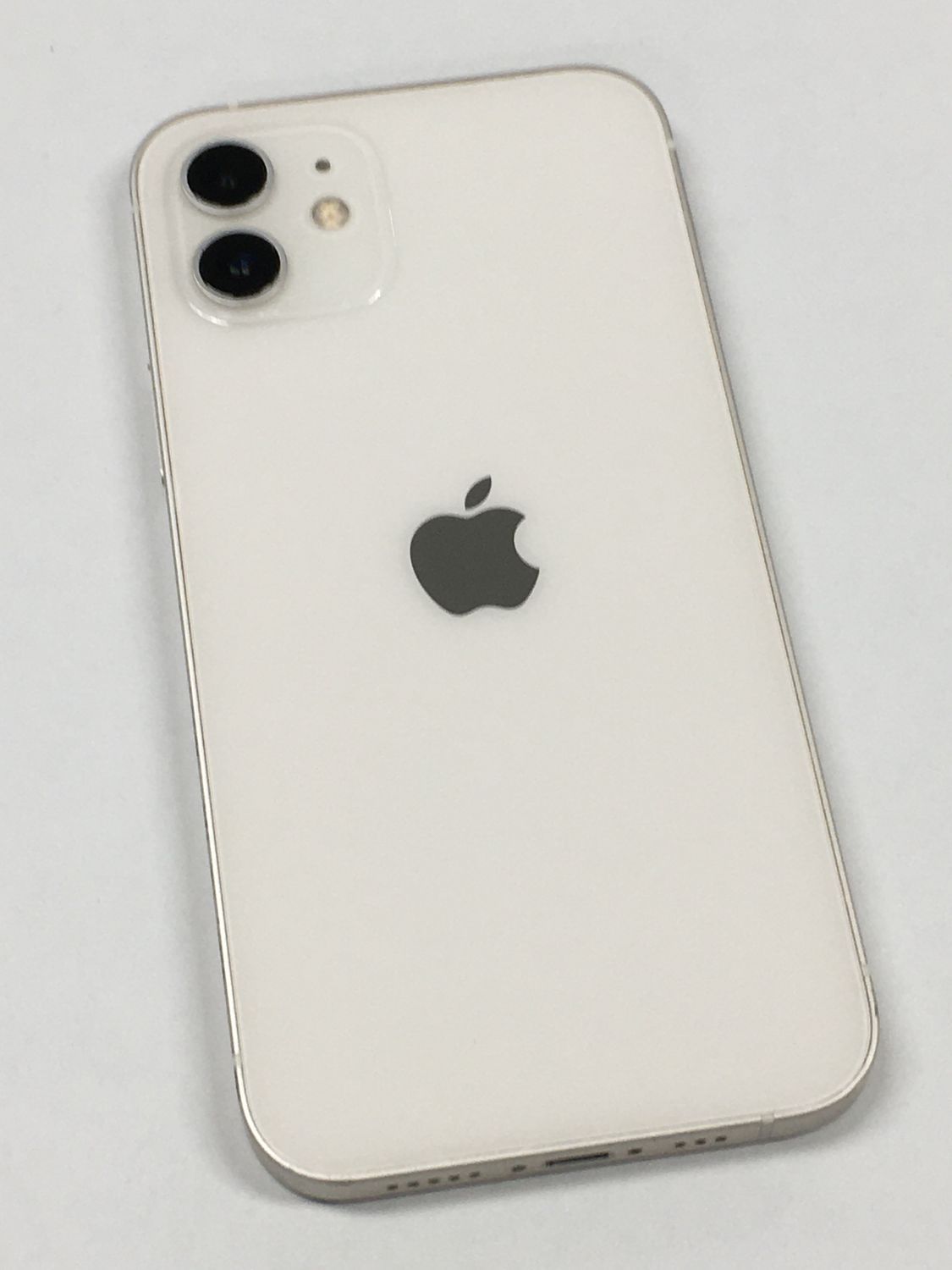 電池100％ iPhone 12 128GB SIMフリー ホワイト【動作確認・初期化済み