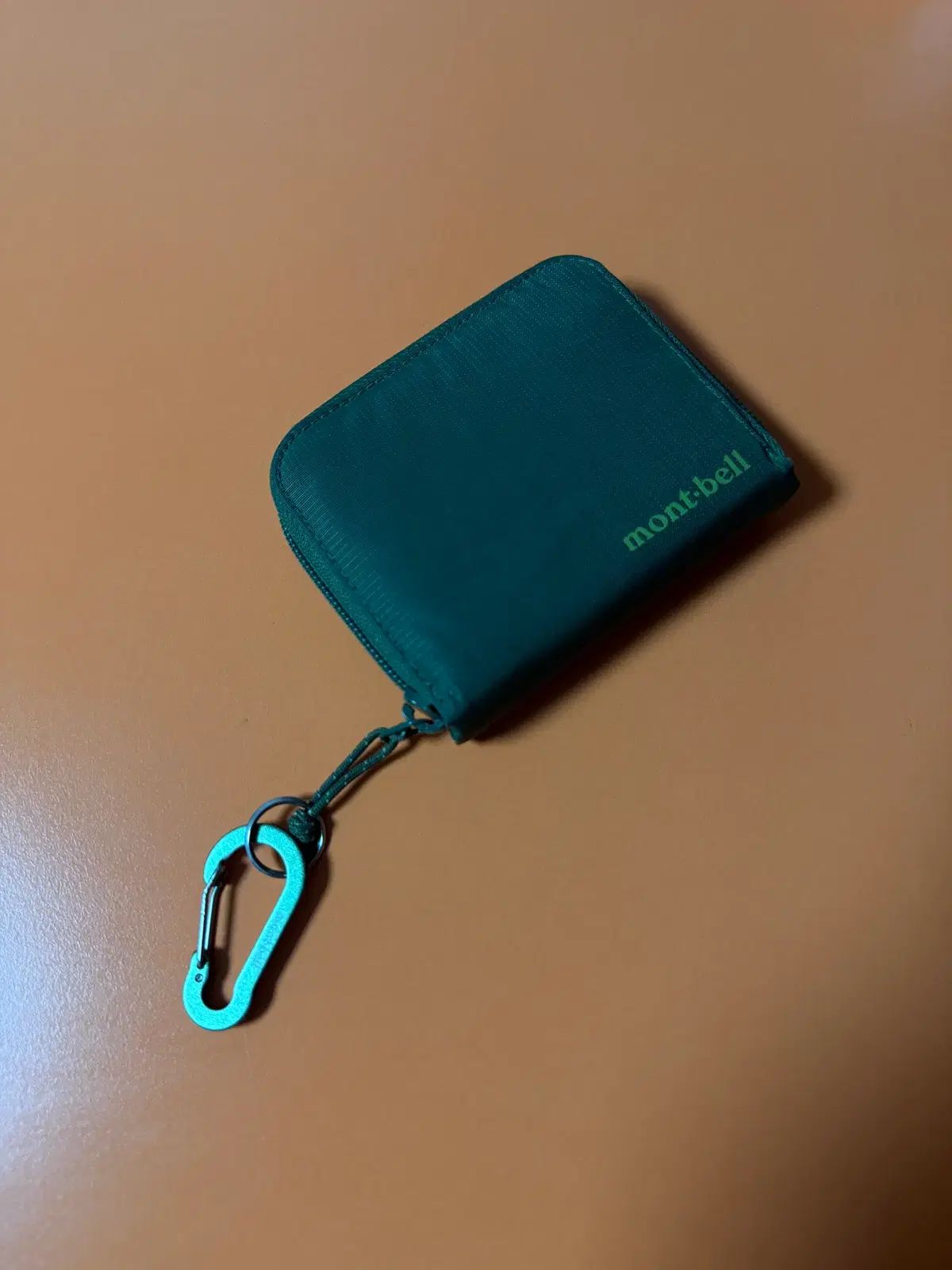 モンベル Montbell ジッパー ウォレット KARA（カラ） カラビナ 含む まとめ 出品 グリーン