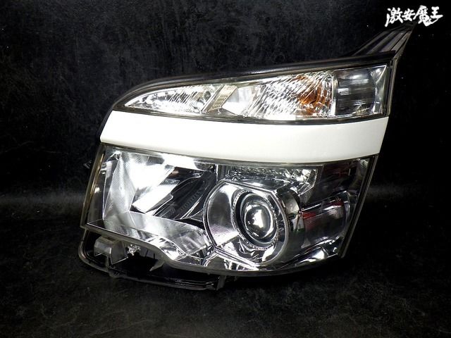 【破損無し！ 即発送】トヨタ 純正 ZRR70W ZRR75W ヴォクシー 後期 HID キセノン ヘッドライト ヘッドランプ 左 助手席 刻印V KOITO 28-226