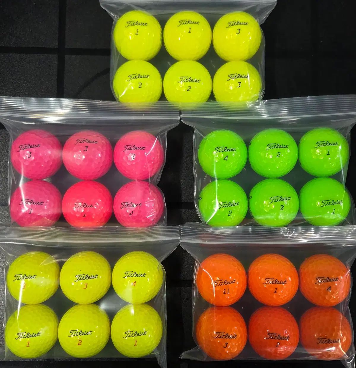 Titleist A級 光沢 COLOR ロストボール 30球 中古ゴルフボール -送料無料-