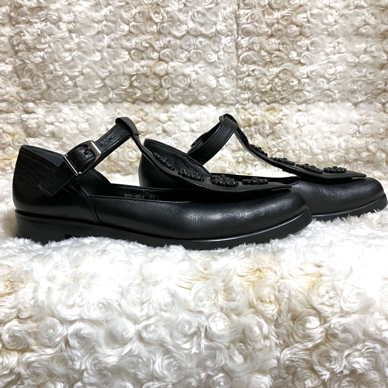 TOKYO BOPPER NO.954 ローヒールシューズ TOKYO BOPPER No.954 ローヒールシューズ 花柄風ビジュー付き レザー