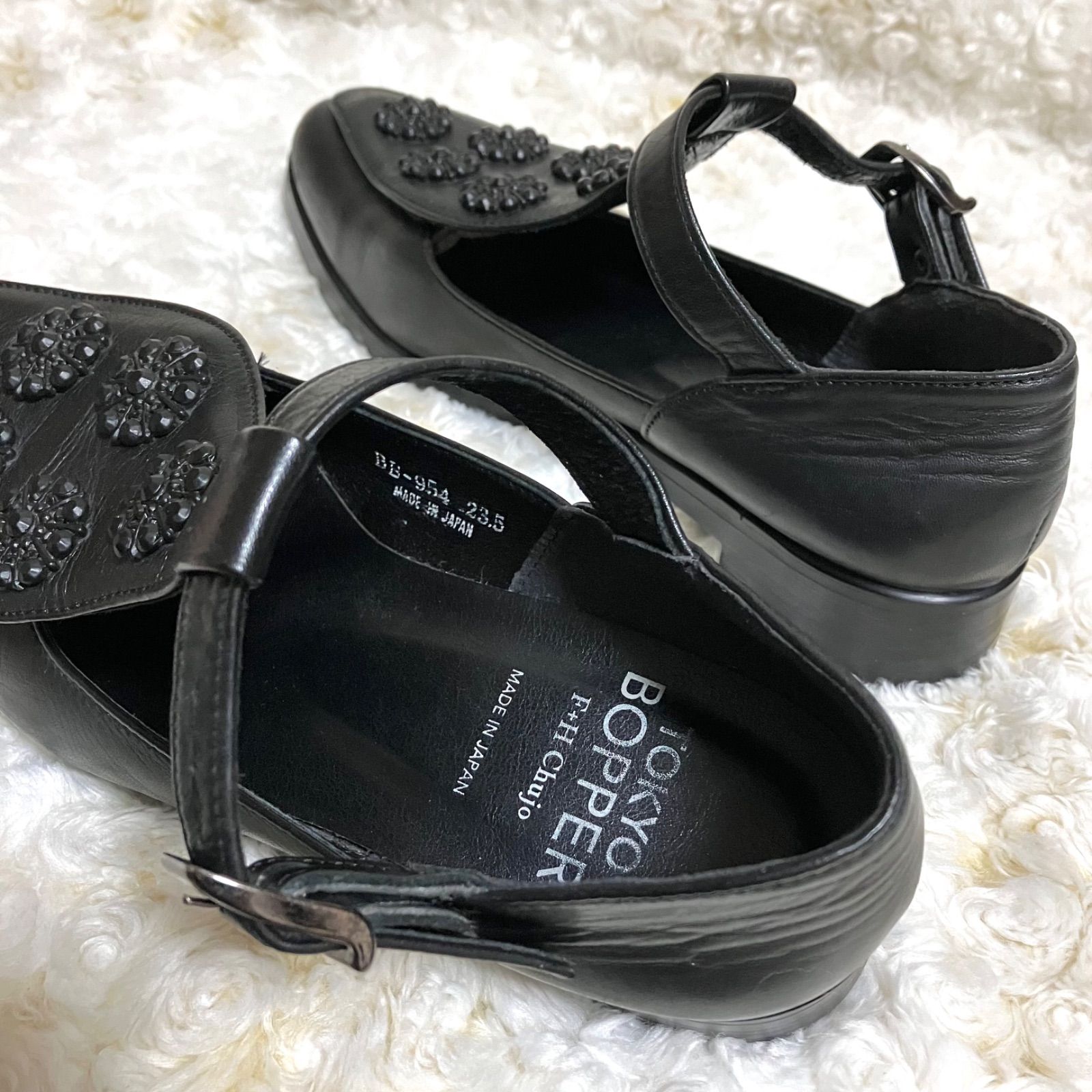 TOKYO BOPPER No.954 ローヒールシューズ 花柄風ビジュー付き レザー