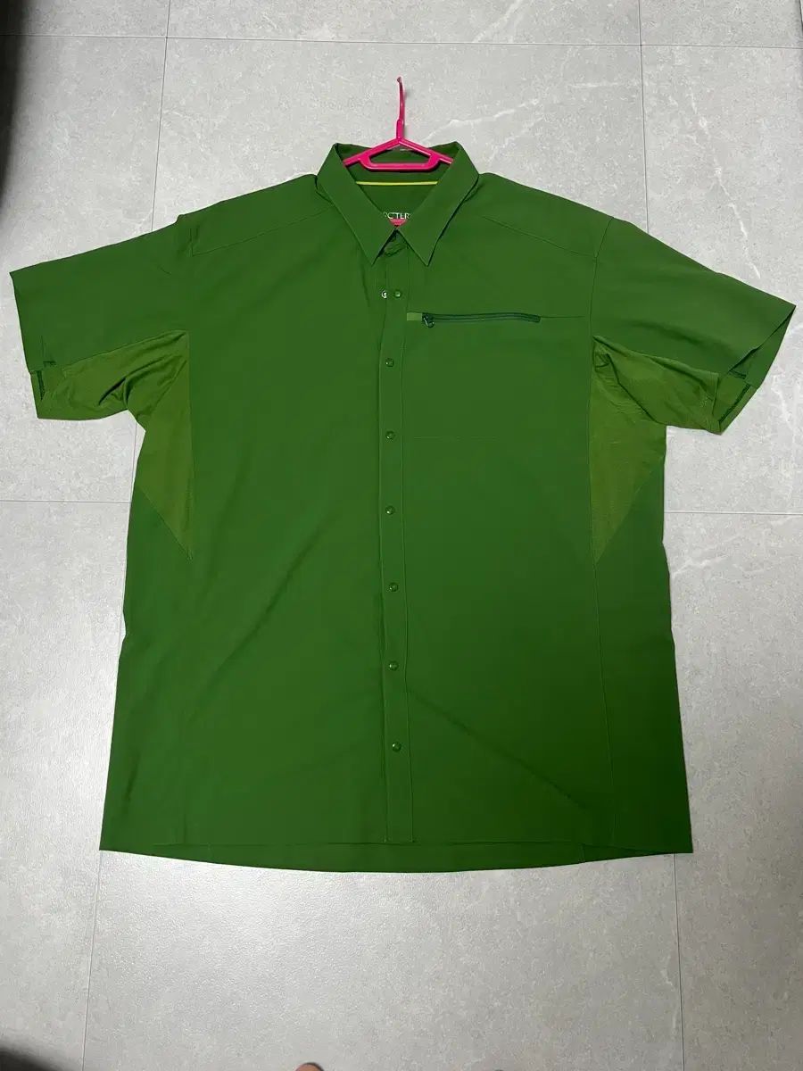 ARC'TERYX アークテリクス 半袖 シャツ グリーン