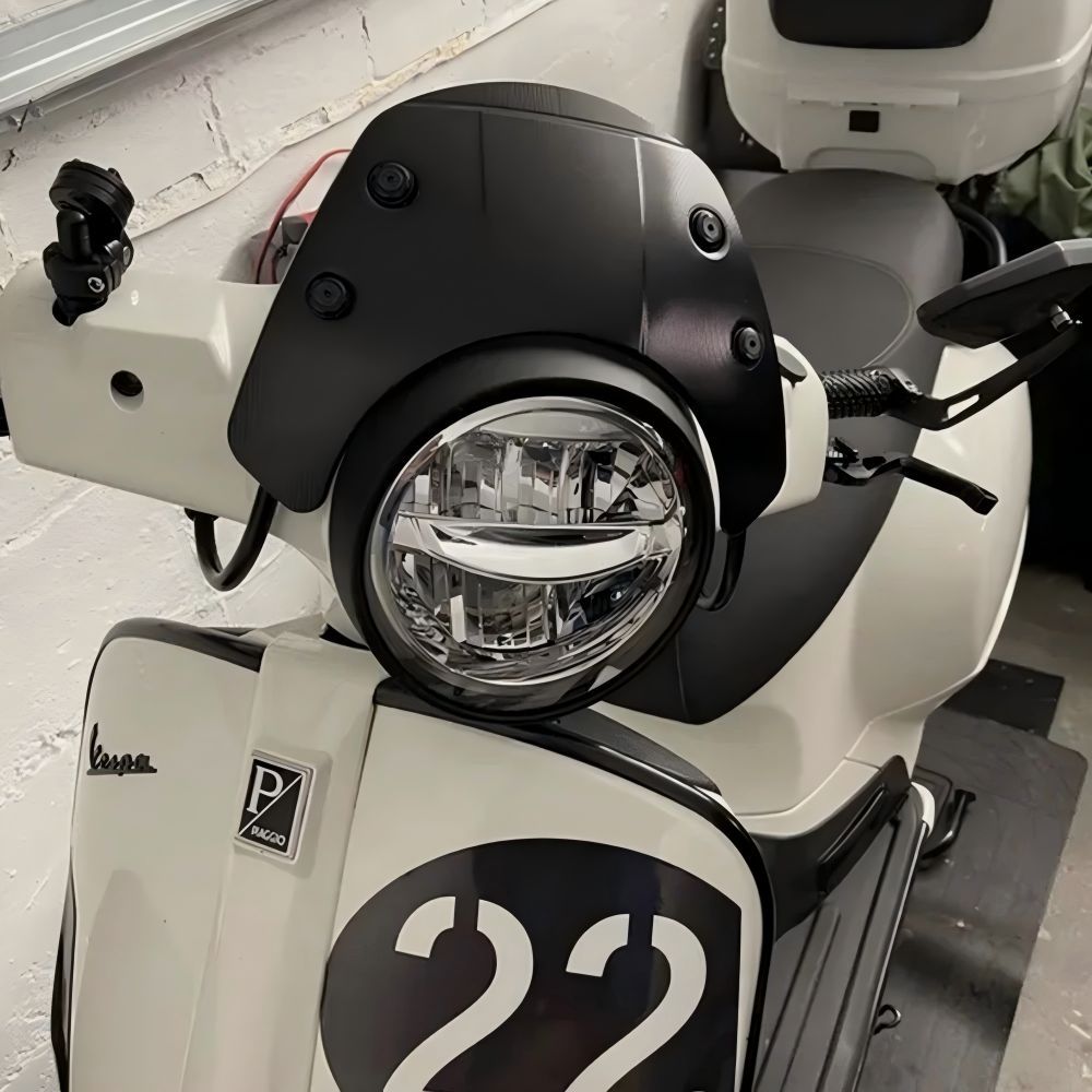 【送料無料】ベスパ(Vespa) GTS300/Super 2018-2022専用 フロントウインドシールド(風防スクリーン) ABS製 ブラック/グレー/シルバー 防風・耐衝撃・メーター保護 スタイリッシュな外観 簡単取付 高耐久高品質 ドレスアップ効果抜群 【送料無料】ベスパ(Vespa) GTS300/Super 2018-2022専用 フロントウインドシールド(風防スクリーン) ABS製 ブラック/グレー/シルバー 防風・耐衝撃・メーター保護 スタイリッシュな外観 簡単取付 高耐久高品質 ドレスアップ効果抜群