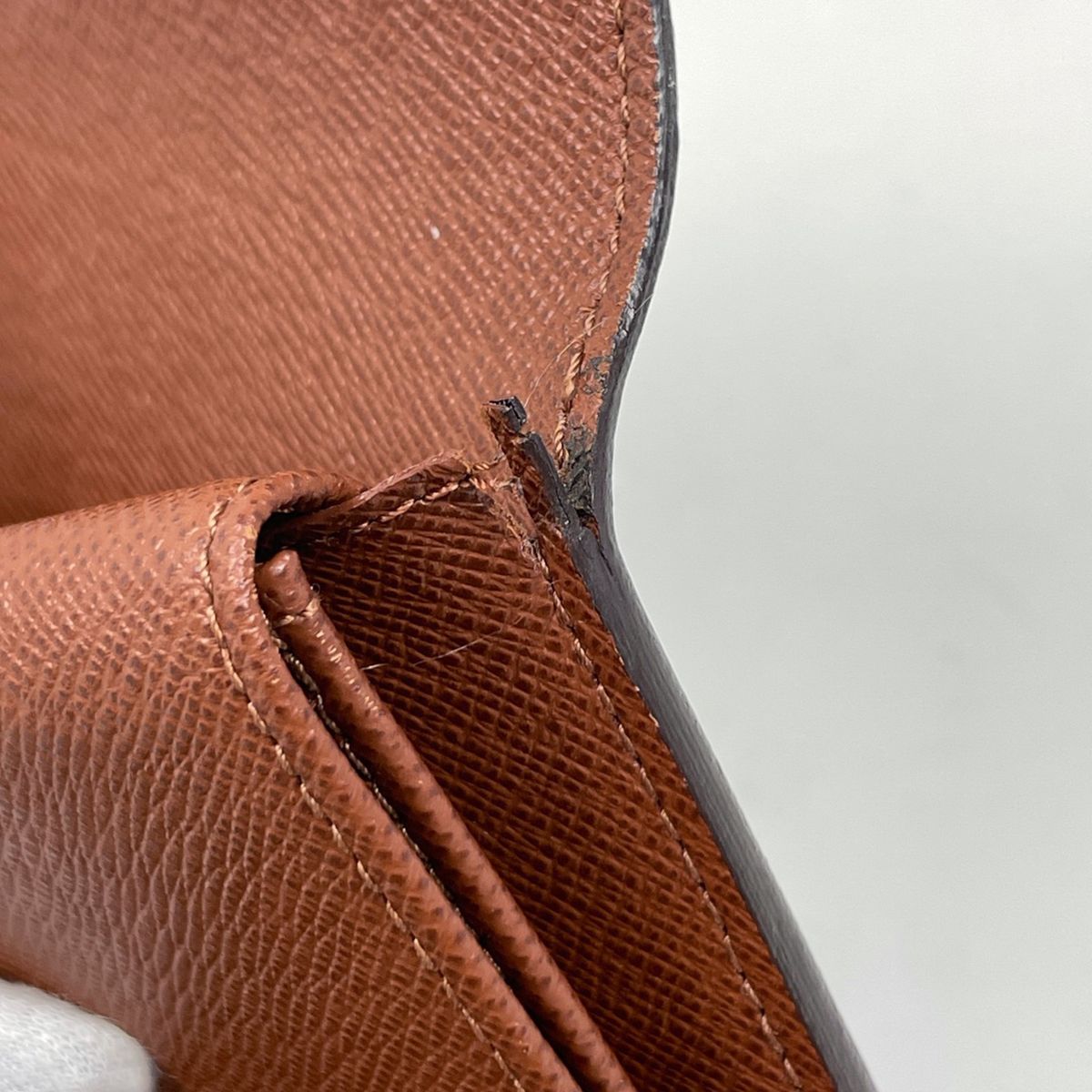 ルイ・ヴィトン Louis Vuitton ポルトトレゾール インターナショナル 三つ折り 長財布 モノグラム ブラウン M61215 レディース 【中古】