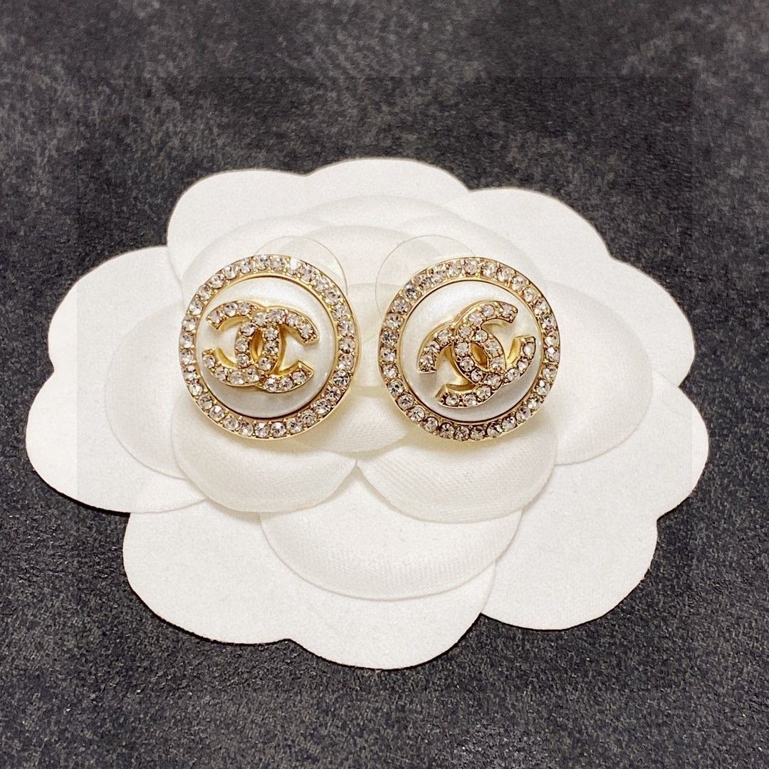 【今日特価】Chanel シャネル ダブル C イヤリング