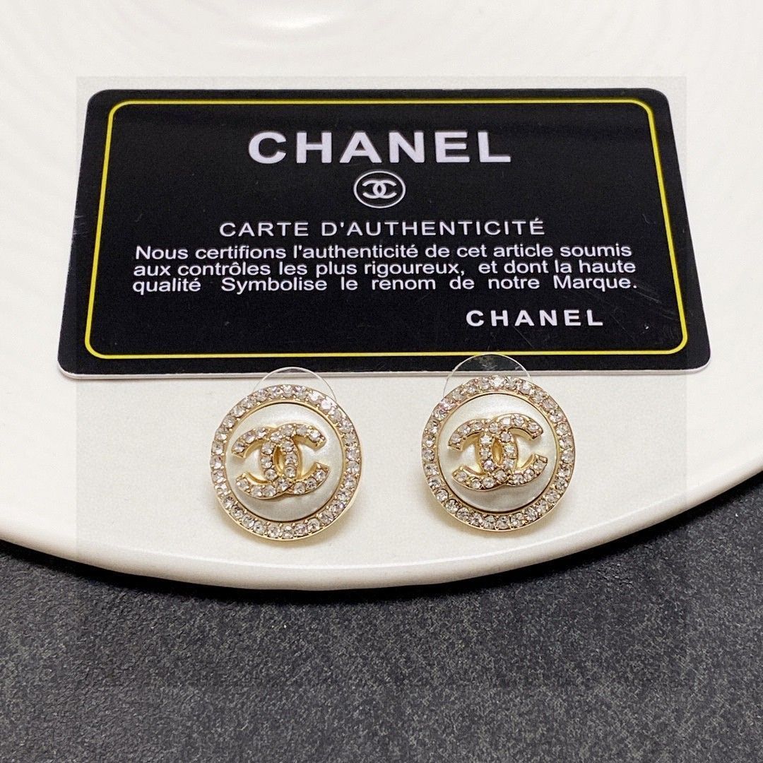 【今日特価】Chanel シャネル ダブル C イヤリング