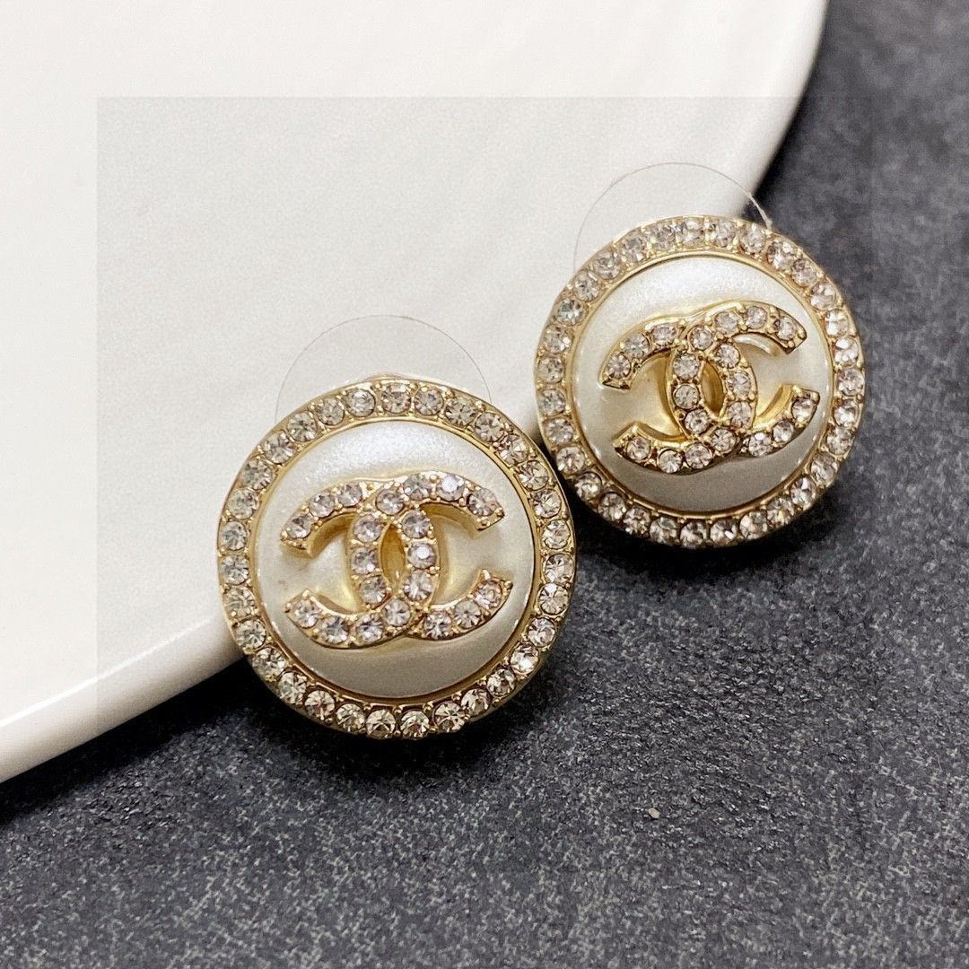 【今日特価】Chanel シャネル ダブル C イヤリング