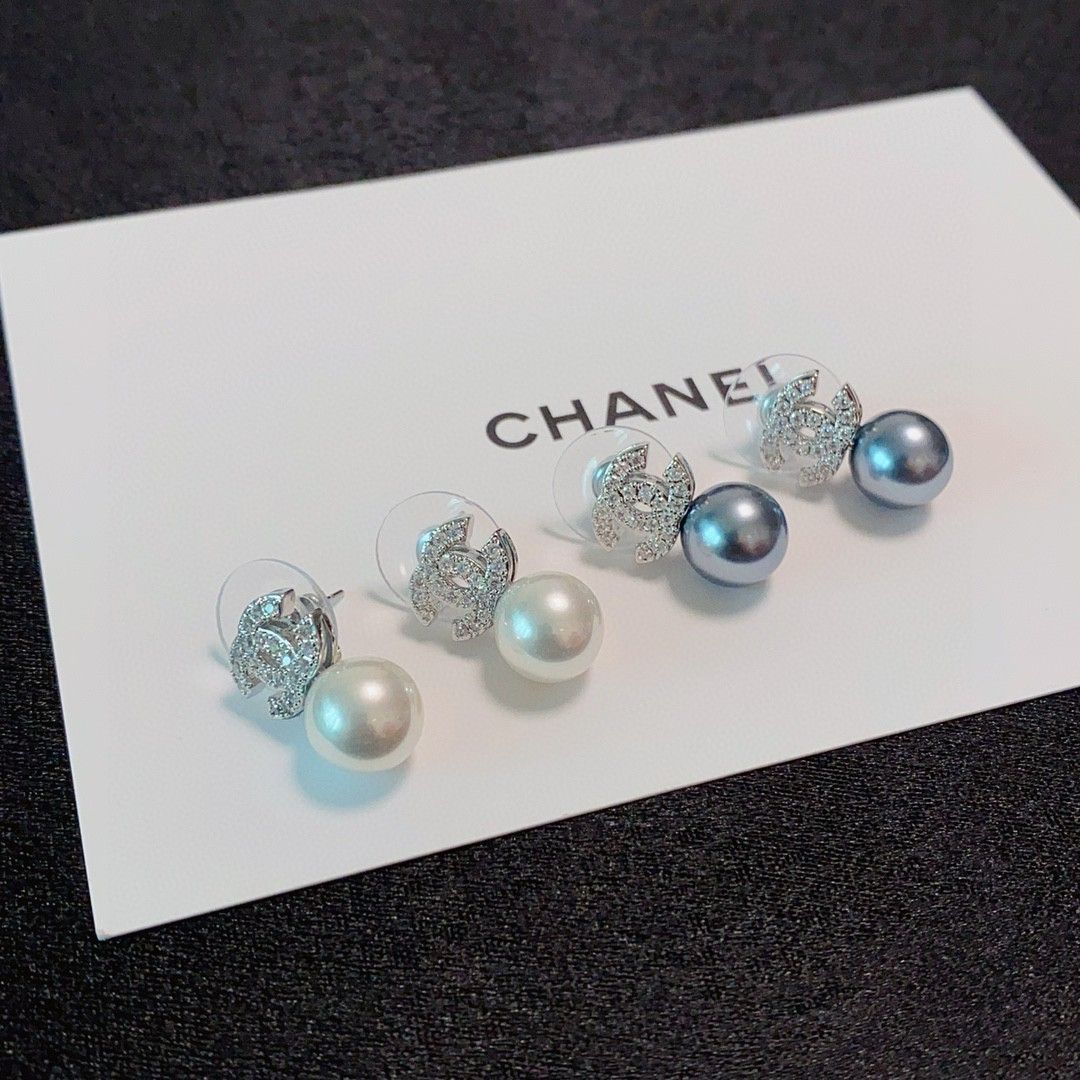 【今日特価】Chanel シャネル ダブル C パール スモール イヤリング 【今日特価】Chanel シャネル ダブル C パール スモール イヤリング