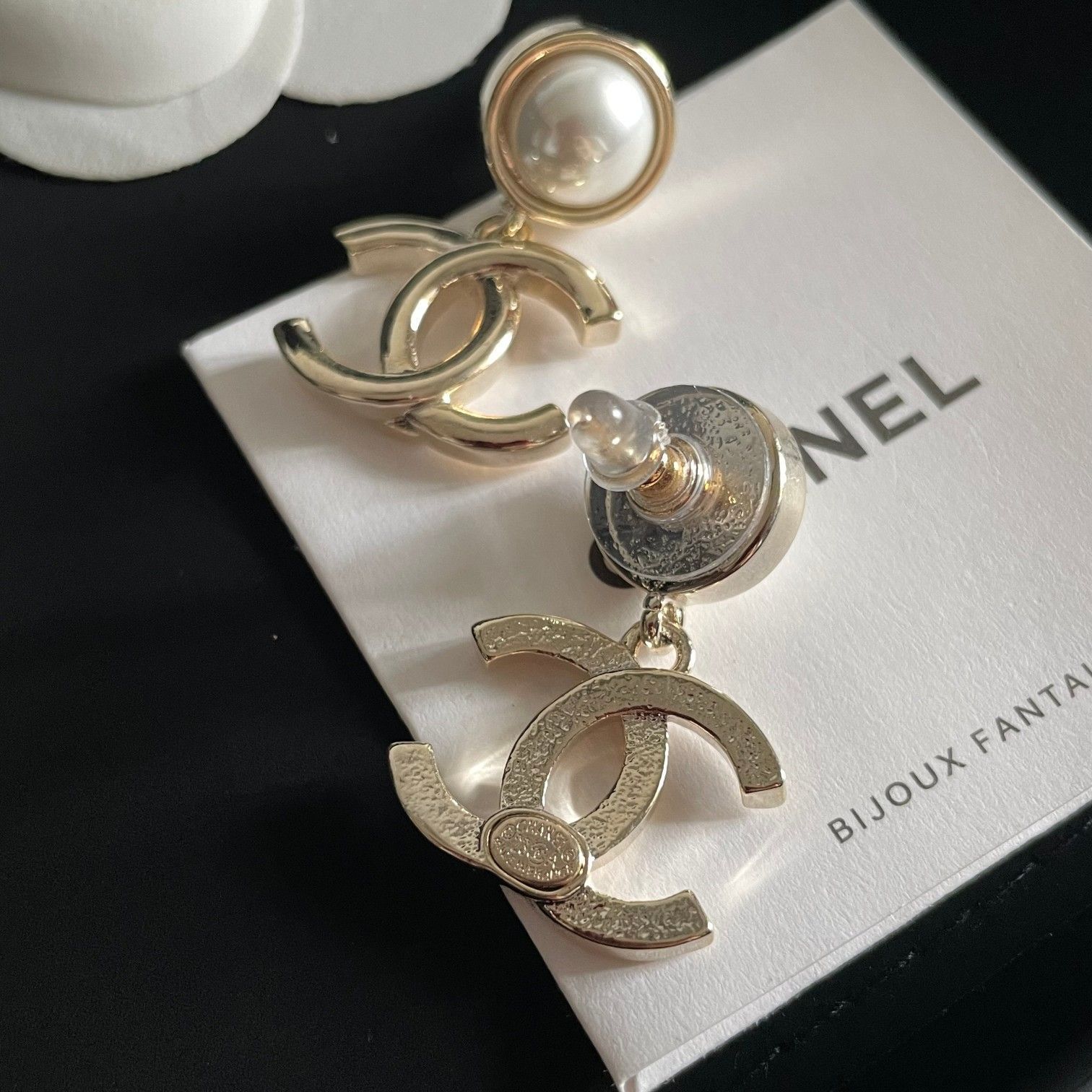 【今日特価】CHANEL ヴィンテージ ダブル C ピアス 送料無料 限定在庫セール価格! 【今日特価】CHANEL ヴィンテージ ダブル C ピアス 送料無料 限定在庫セール価格!