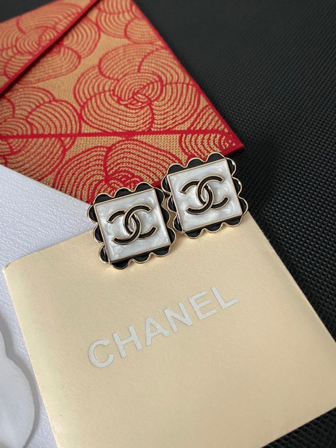 【今日特価】CHANEL ヴィンテージ ダブル C イヤリング 【今日特価】CHANEL ヴィンテージ ダブル C イヤリング