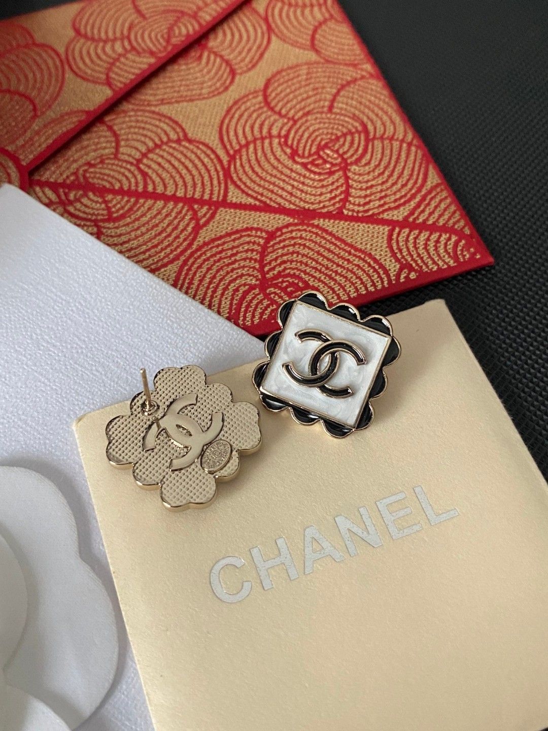 【今日特価】CHANEL ヴィンテージ ダブル C イヤリング 【今日特価】CHANEL ヴィンテージ ダブル C イヤリング