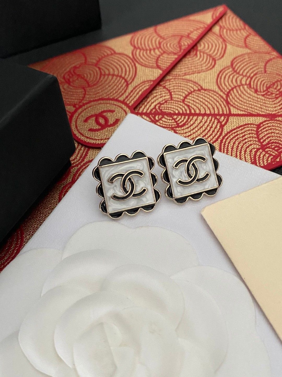 【今日特価】CHANEL ヴィンテージ ダブル C イヤリング 【今日特価】CHANEL ヴィンテージ ダブル C イヤリング