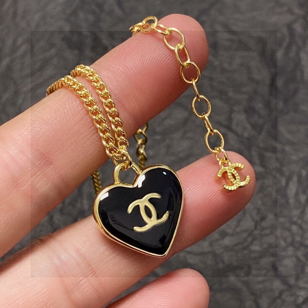 【今日特価】CHANEL 最新モデル ブラックハート ダブルサイド ネックレス 【今日特価】CHANEL 最新モデル ブラックハート ダブルサイド ネックレス