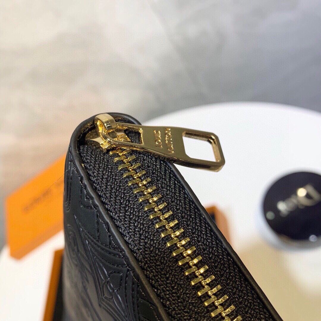 【Louis Vuitton】今日特価！黒色 19x10cm 牛皮圧花ポーチ 送料無料 限定在庫のお得な価格です！-WT0輸入