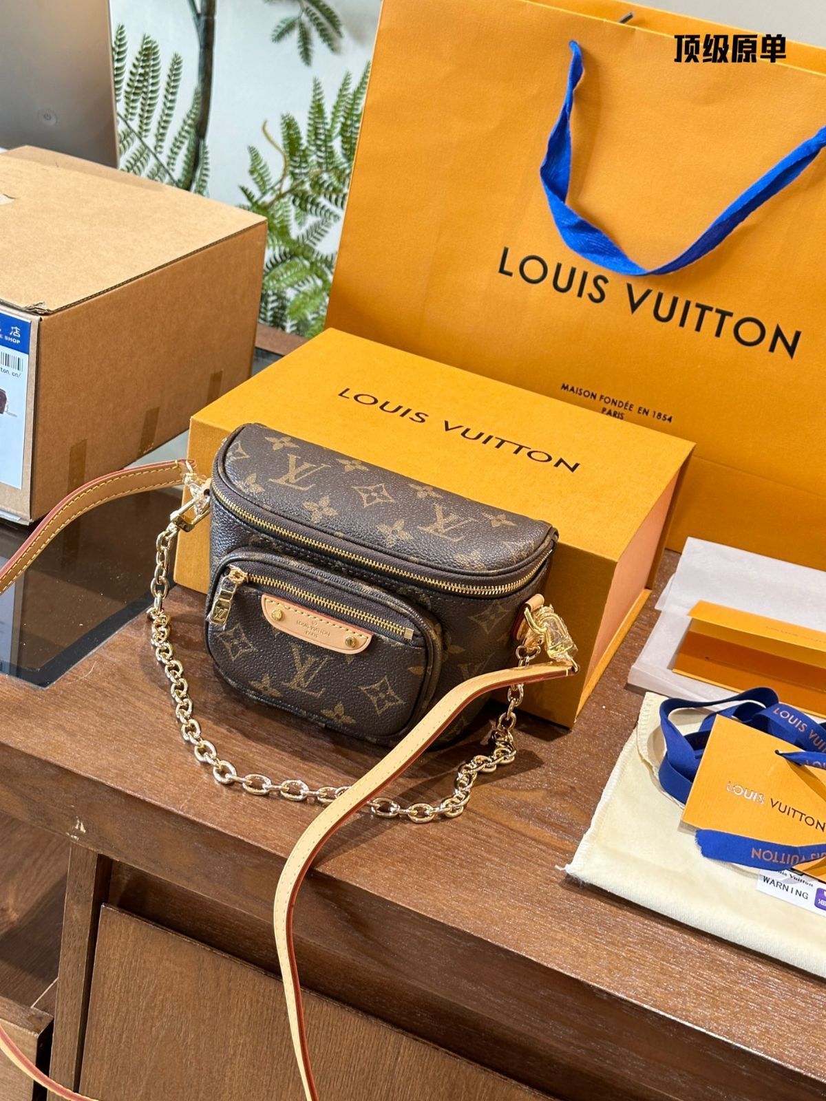 【Louis Vuitton】今日特価!Mini Bumbag ハンドバッグ 送料無料 限定在庫のお得な価格です!-WT0輸入 【Louis Vuitton】今日特価!Mini Bumbag ハンドバッグ 送料無料 限定在庫のお得な価格です!-WT0輸入
