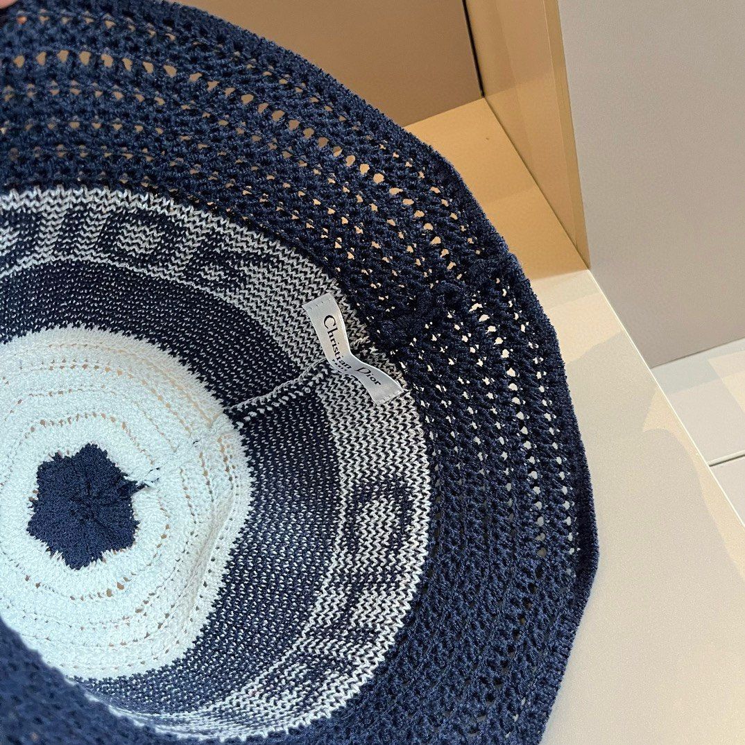 Dior(ディオール)公式コレクションのニットフィッシャーマンハット、頭囲 57cm -WTO輸入1 Dior(ディオール)公式コレクションのニットフィッシャーマンハット、頭囲 57cm -WTO輸入1