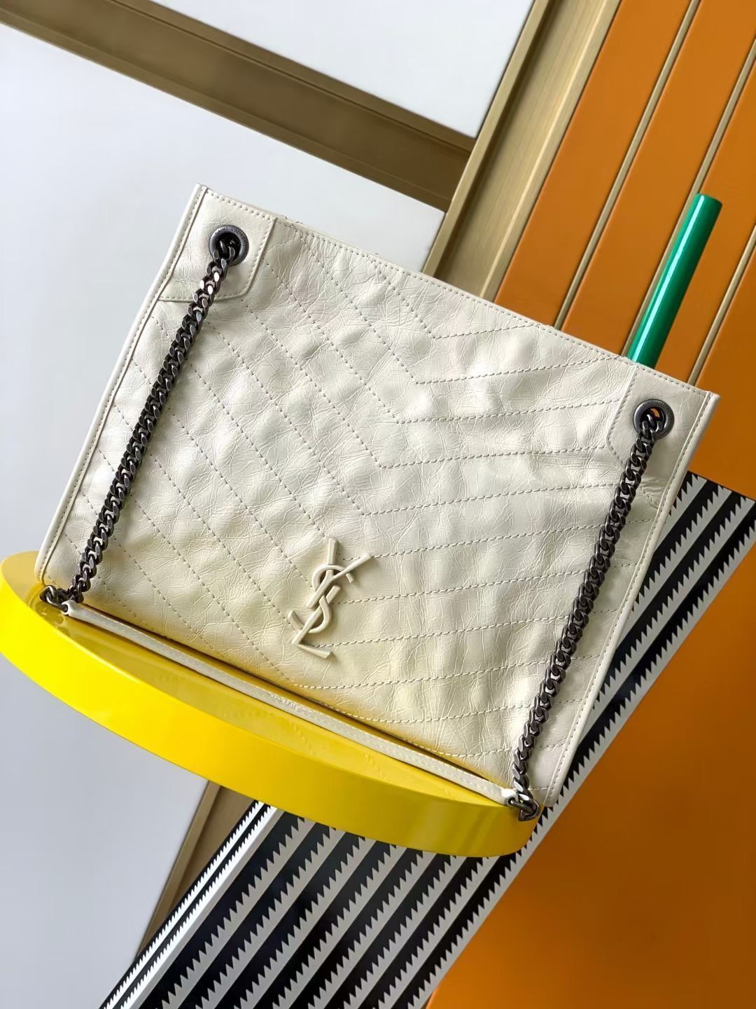 SAINT LAURENT ニキ ショッピングバッグ - 33×27×11.5cm オイルドレザー [本日特価|新品未使用品]-WT0輸入