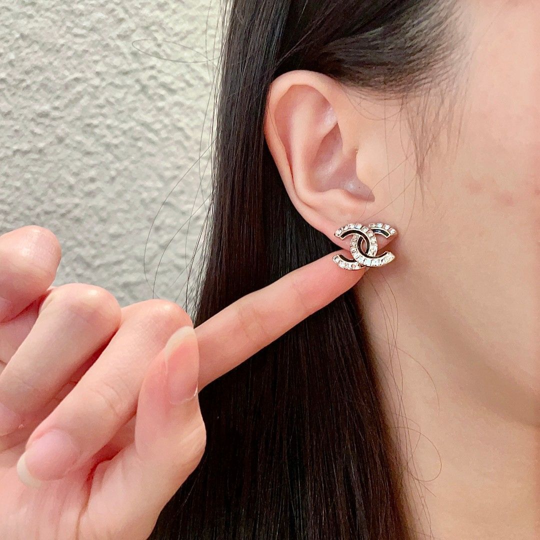 【今日特価】CHANEL ヴィンテージ ピアス クラシックエレガントデザイン-MM輸入 【今日特価】CHANEL ヴィンテージ ピアス クラシックエレガントデザイン-MM輸入