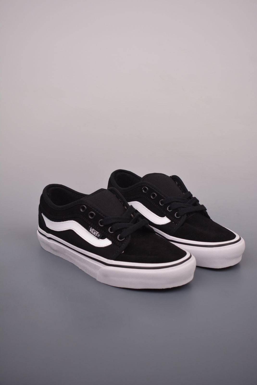 【今日特価】VANS Chukka ミニパン ブラック & ホワイト スポーツ キャンバス ヴァン化 スニーカー!送料無料!在庫限定のお得な価格です!-MM輸入2