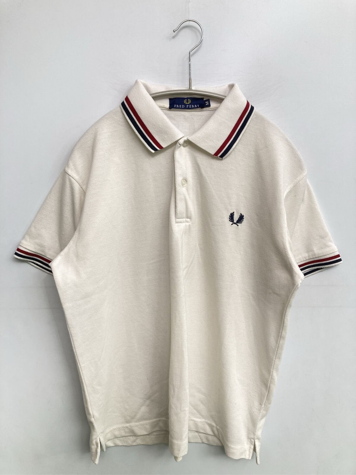 FRED PERRY フレッドペリー ポロシャツ M アイボリー 無地 ワンポイント ブランドロゴ ライン柄 半袖