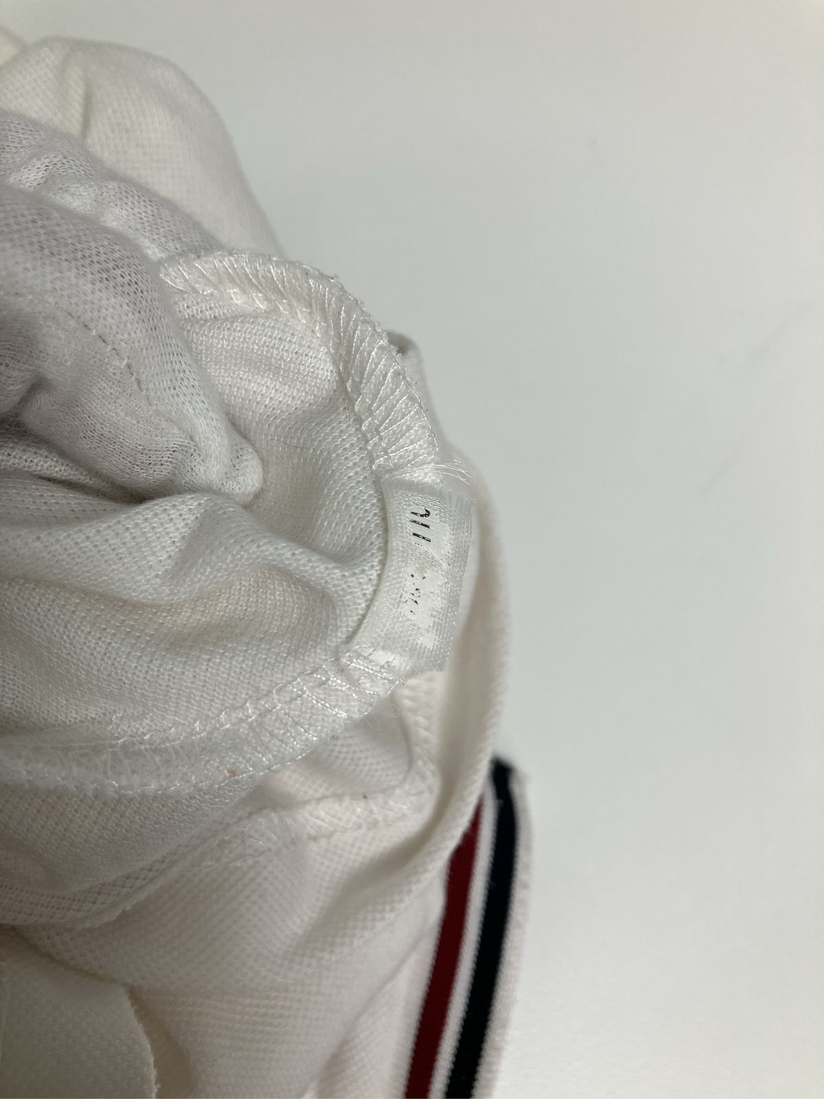 FRED PERRY フレッドペリー ポロシャツ M アイボリー 無地 ワンポイント ブランドロゴ ライン柄 半袖 FRED PERRY フレッドペリー ポロシャツ M アイボリー 無地 ワンポイント ブランドロゴ ライン柄 半袖