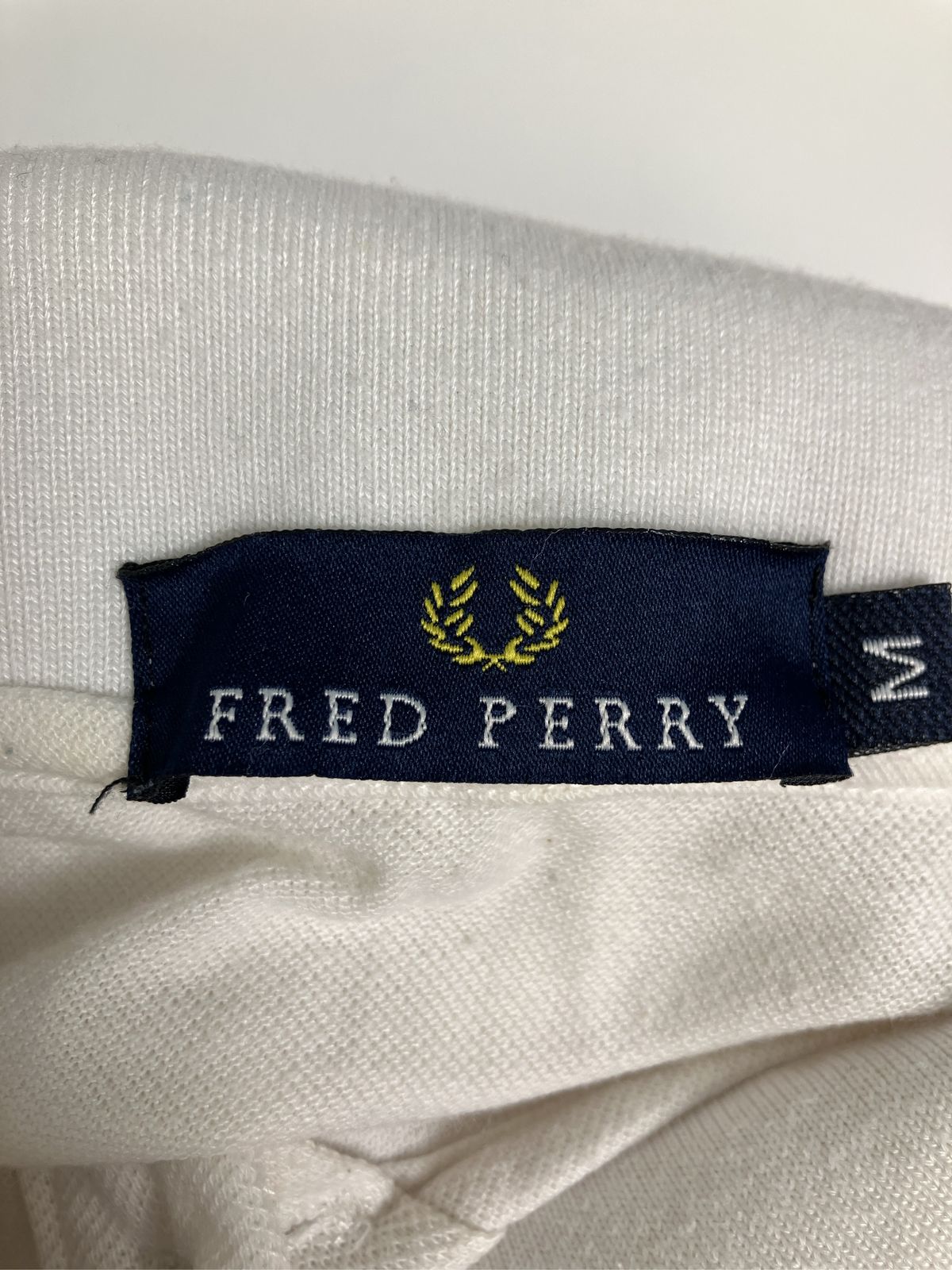 FRED PERRY フレッドペリー ポロシャツ M アイボリー 無地 ワンポイント ブランドロゴ ライン柄 半袖 FRED PERRY フレッドペリー ポロシャツ M アイボリー 無地 ワンポイント ブランドロゴ ライン柄 半袖