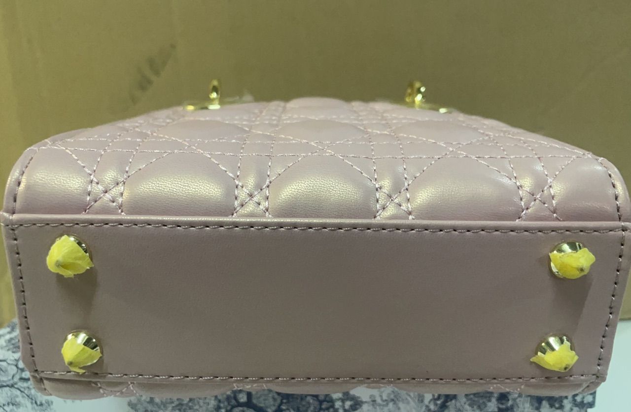 ?本日限定価格?Dior Lady Dior レザーバッグ（17cm）