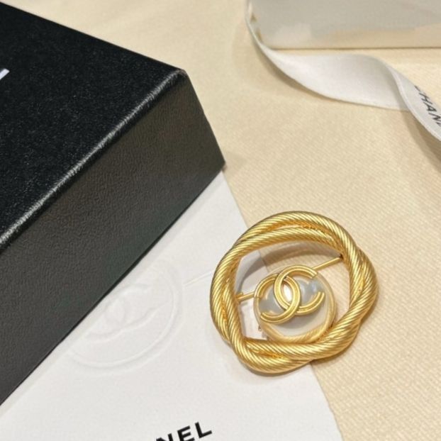 【今日特価】CHANEL 最新モデル パール ヒモ アルファベット リング ブローチ 送料無料!在庫限定セール価格-MM輸入 【今日特価】CHANEL 最新モデル パール ヒモ アルファベット リング ブローチ 送料無料!在庫限定セール価格-MM輸入