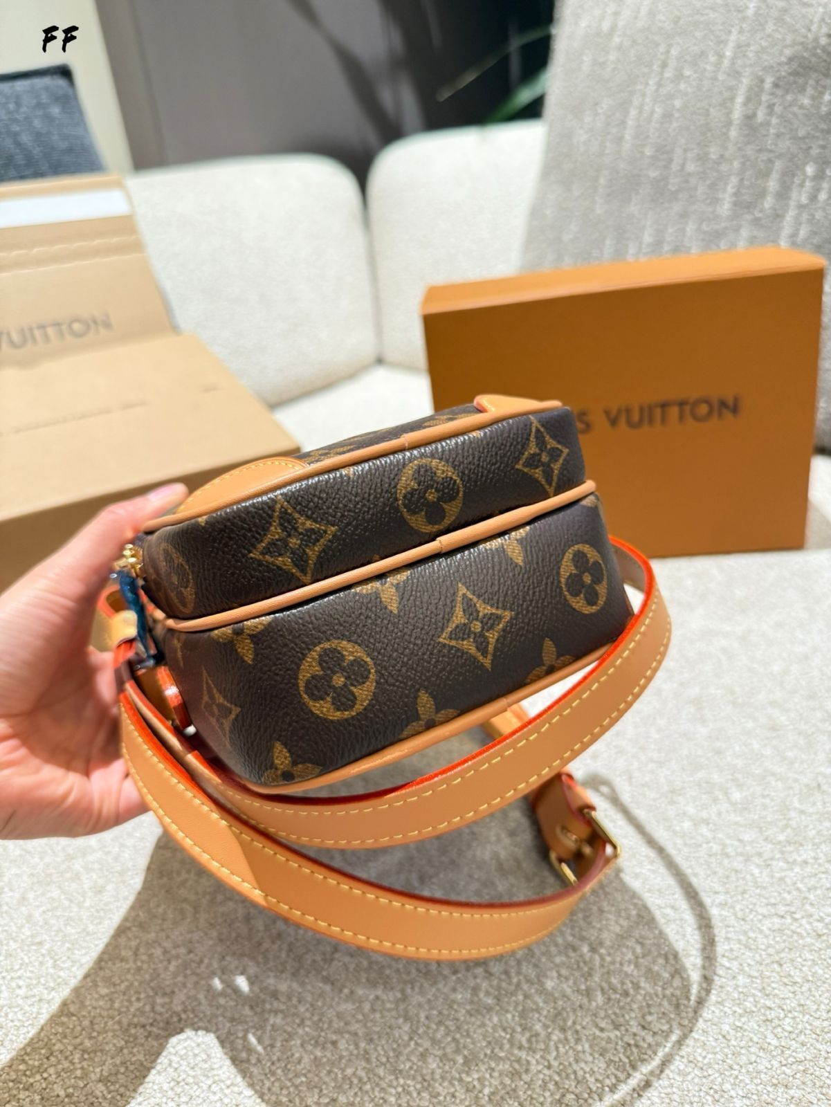 【今日特価】LV M14014 Monogram Amazone Sling Bag - M14014 モノグラム アマゾン スリングバッグ-MM輸入 【今日特価】LV M14014 Monogram Amazone Sling Bag - M14014 モノグラム アマゾン スリングバッグ-MM輸入