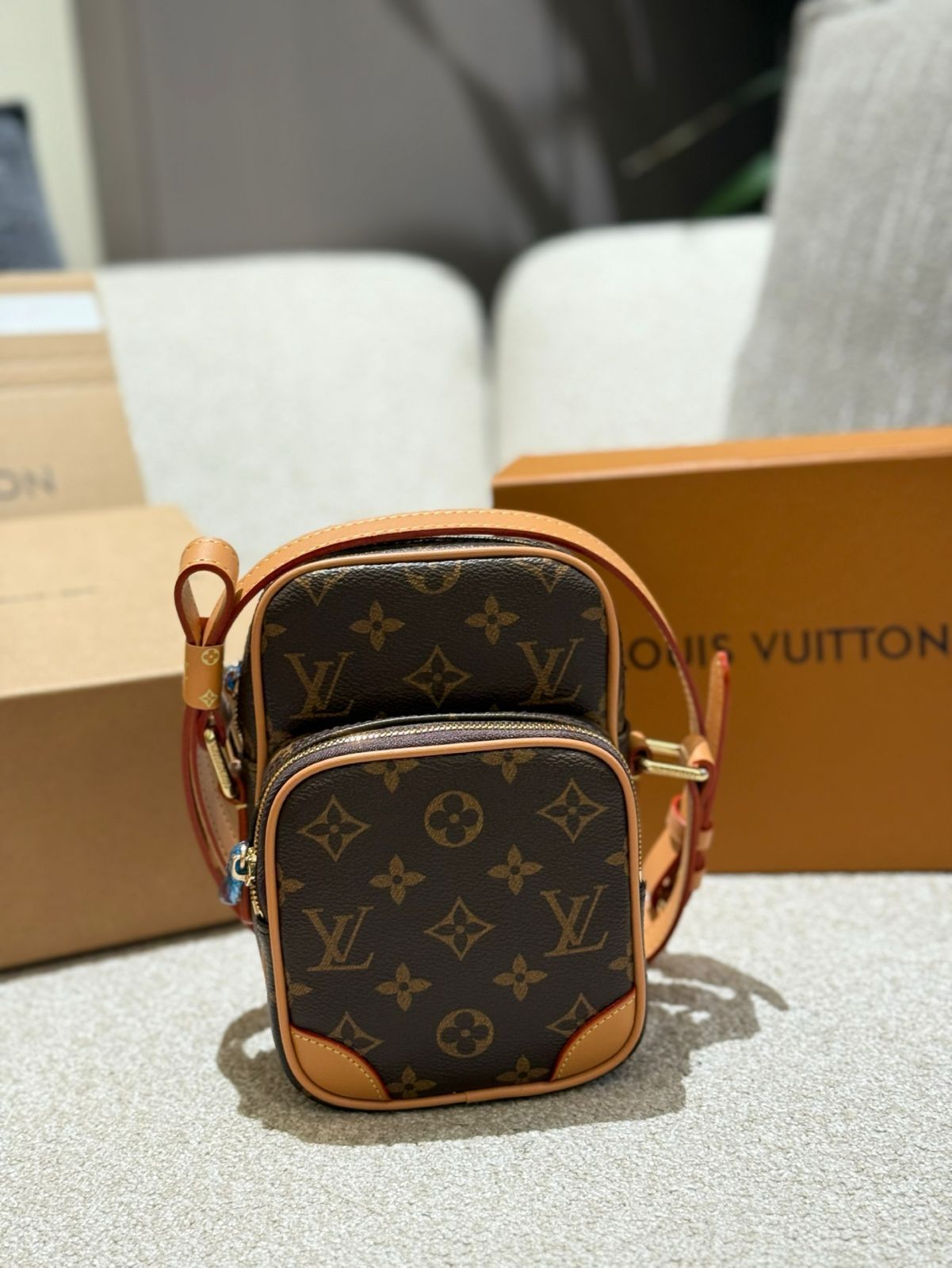 【今日特価】LV M14014 Monogram Amazone Sling Bag - M14014 モノグラム アマゾン スリングバッグ-MM輸入 【今日特価】LV M14014 Monogram Amazone Sling Bag - M14014 モノグラム アマゾン スリングバッグ-MM輸入
