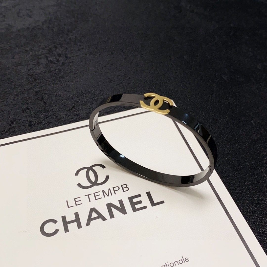 【今日特価】Chanel シャネル カーボンブラック ブレスレット-MM輸入 【今日特価】Chanel シャネル カーボンブラック ブレスレット-MM輸入