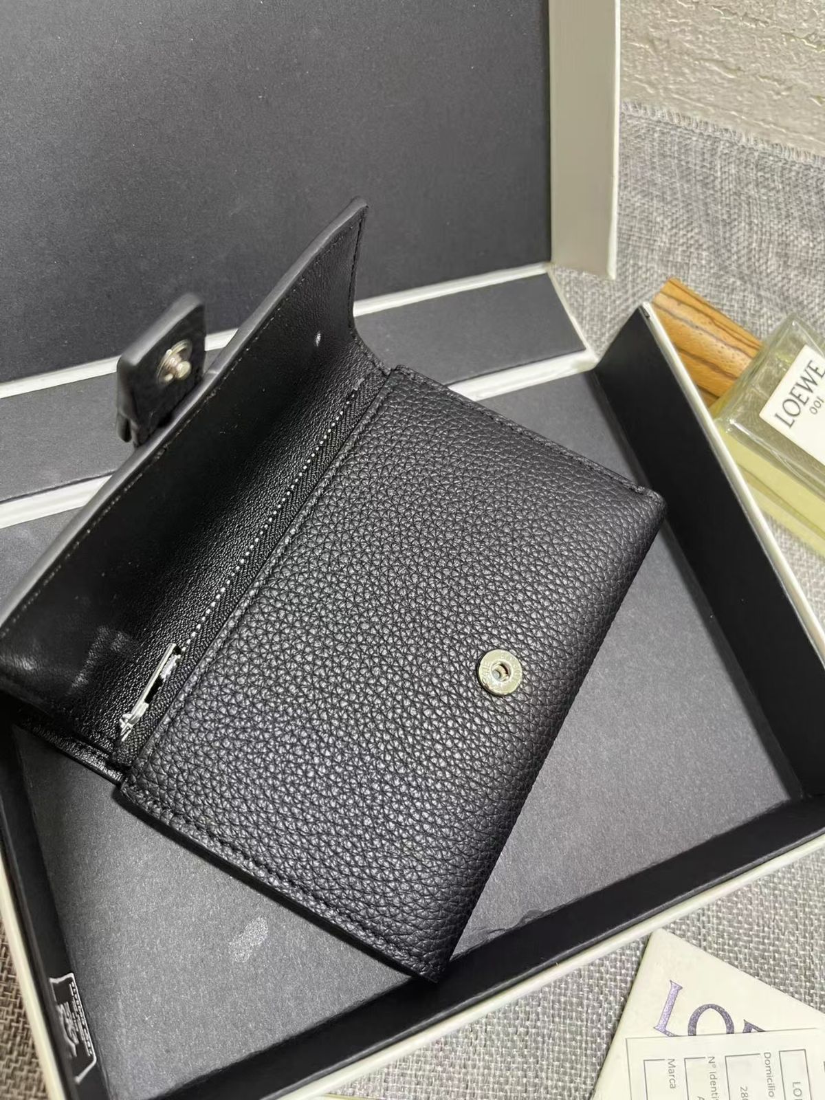 新品未使用 LOEWE財布[本日特価|新品未使用品]-MM輸入