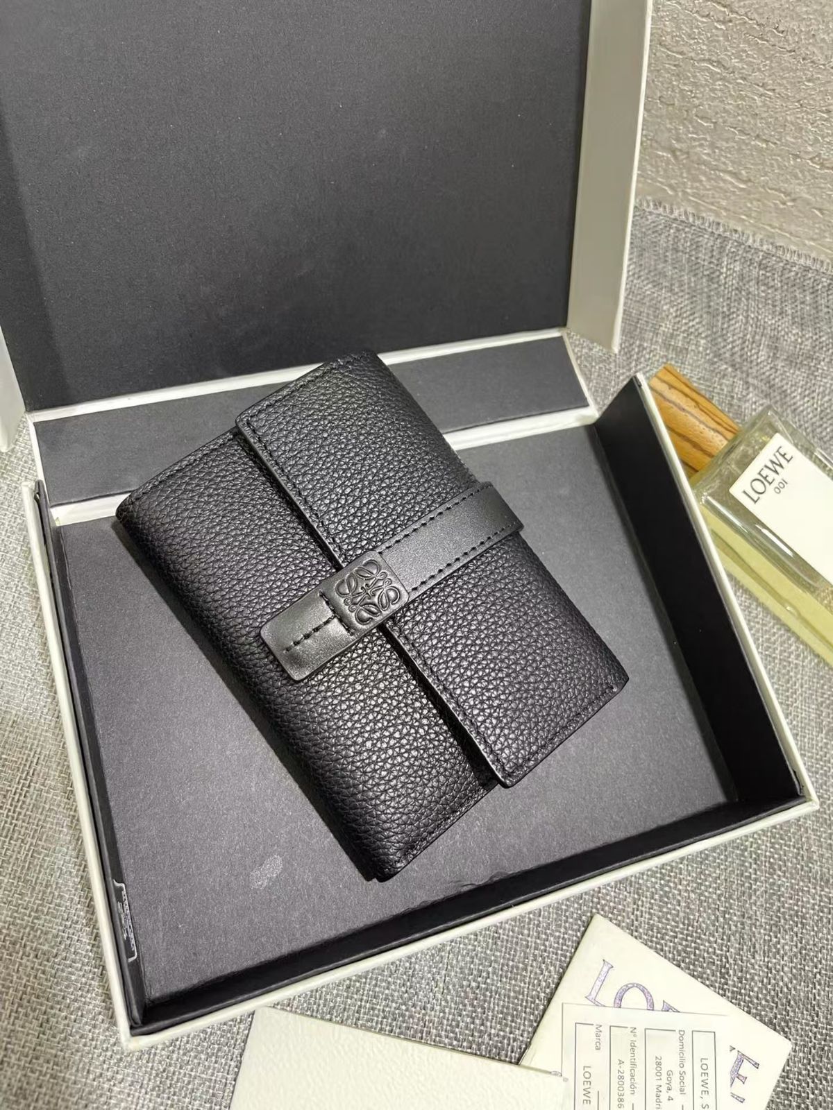 新品未使用 LOEWE財布[本日特価|新品未使用品]-MM輸入