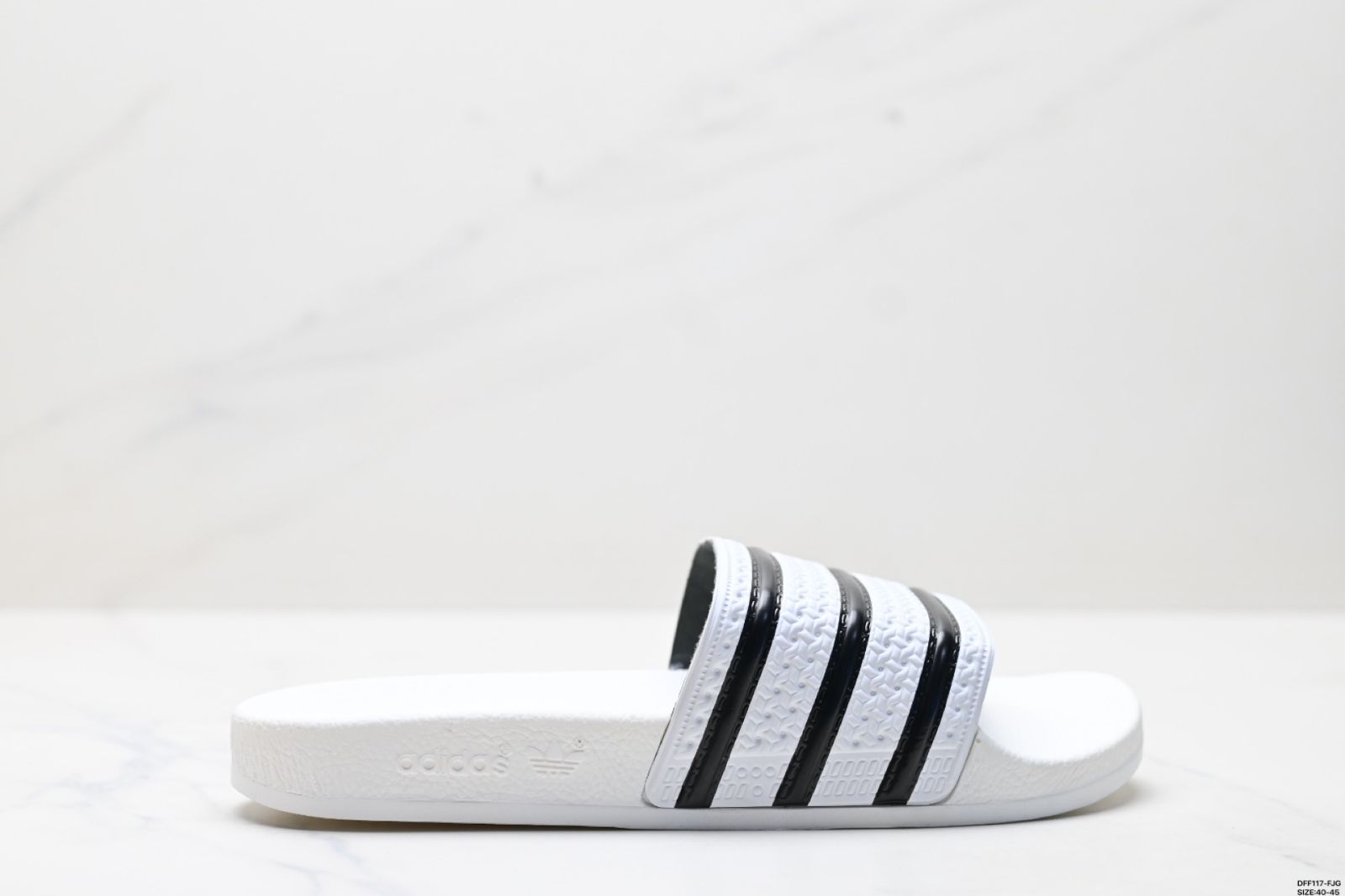 【今日特価】Adidas originals Adilette アディダス 運動用快適ゴム底スリッパ！