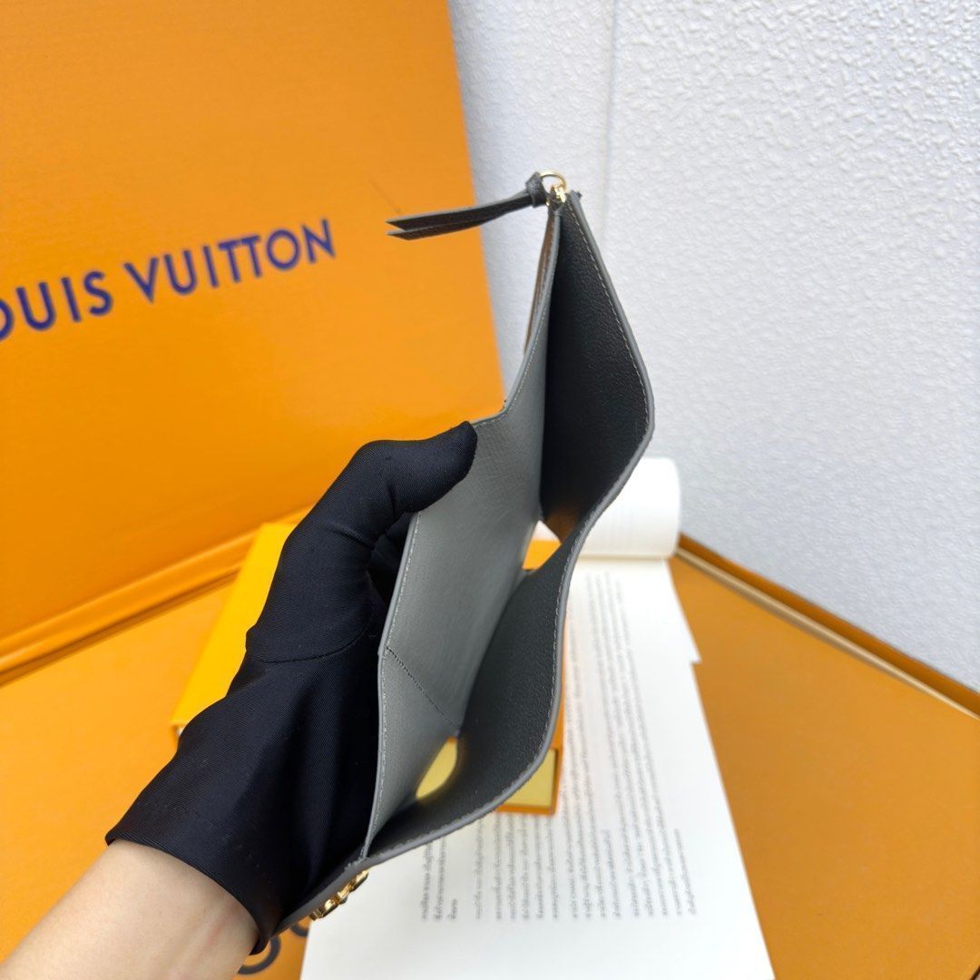 【本日限定特価】ルイヴィトン LV ポルトフィーユ リサ モノグラムエンプレイントレザー コンパクトウォレット[本日特価|新品未使用品]
