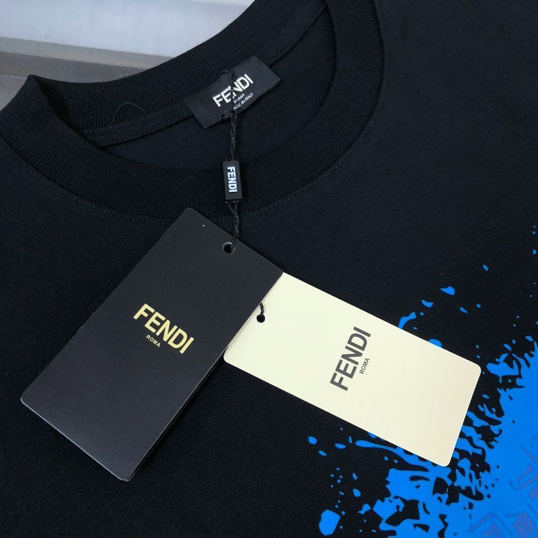 【本日限定特価】FENDI 春夏 ロゴプリントTシャツ[本日特価|新品未使用品]