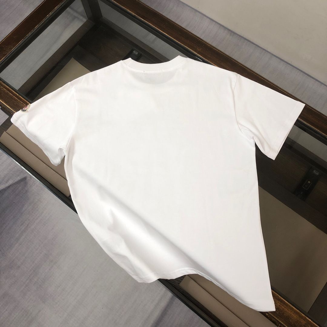 【本日限定特価】MONCLER クルーネックTシャツ - 高品質コットンで快適な着心地 [本日特価|新品未使用品]