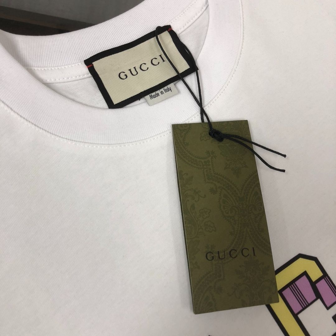 【本日限定特価】GUCCI 春夏 ロゴプリントTシャツ [本日特価|新品未使用品]