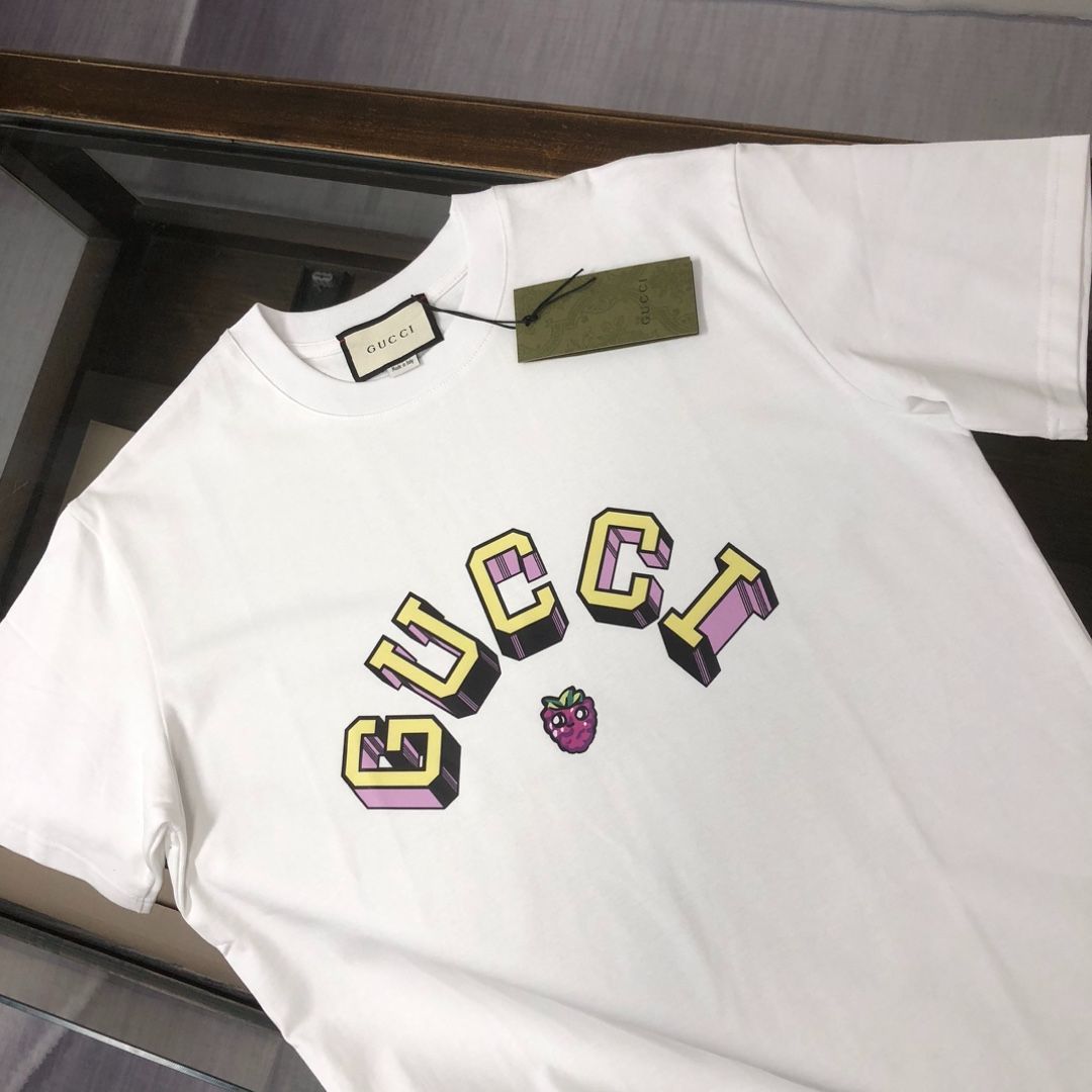 【本日限定特価】GUCCI 春夏 ロゴプリントTシャツ [本日特価|新品未使用品]
