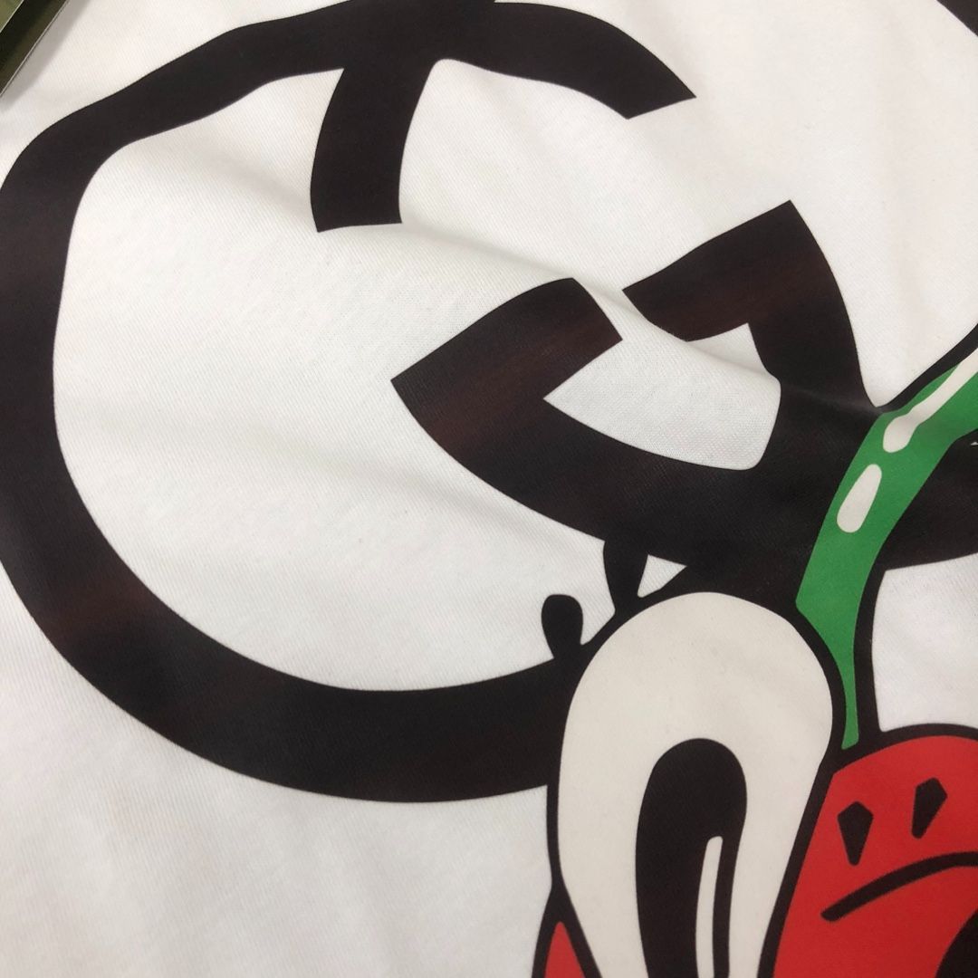 【本日限定特価】GUCCI 夏季新款 カップル用 綿100% クルーネックTシャツ ブラック/ホワイト [本日特価|新品未使用品]