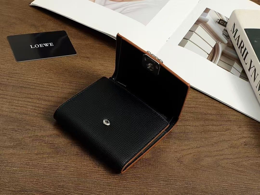 新品未使用 LOEWE財布[本日特価|新品未使用品]