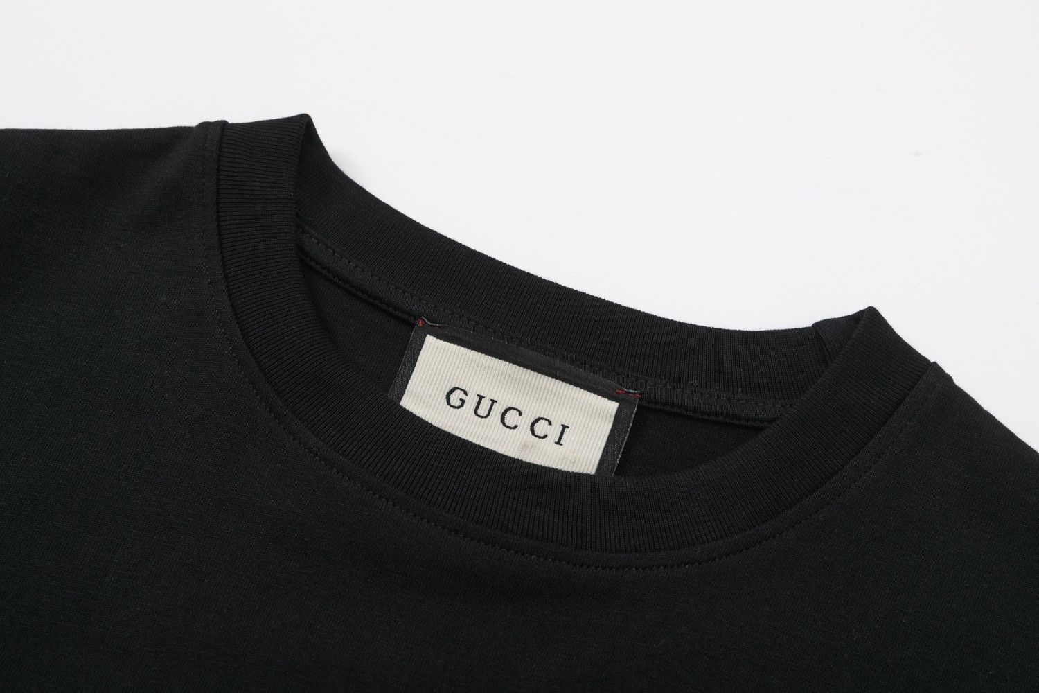 【本日限定特価】GUCCI 2023春夏 ウサギ?プリントTシャツ [本日特価|新品未使用品]