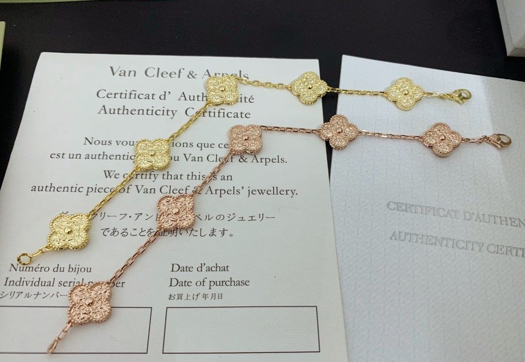 Van Cleef & Arpels ヴァン クリーフ&アーペルのクラシックな四つ葉のクローバー 5 つの花のブレスレット|本日限定特価|新品未使用 Van Cleef & Arpels ヴァン クリーフ&アーペルのクラシックな四つ葉のクローバー 5 つの花のブレスレット|本日限定特価|新品未使用