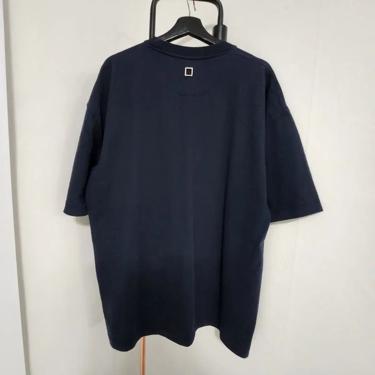 ウーヨンミ(WOOYOUNGMI) ナビ プリンティング 半袖 Tシャツ ブラック ウーヨンミ(WOOYOUNGMI) ナビ プリンティング 半袖 Tシャツ ブラック