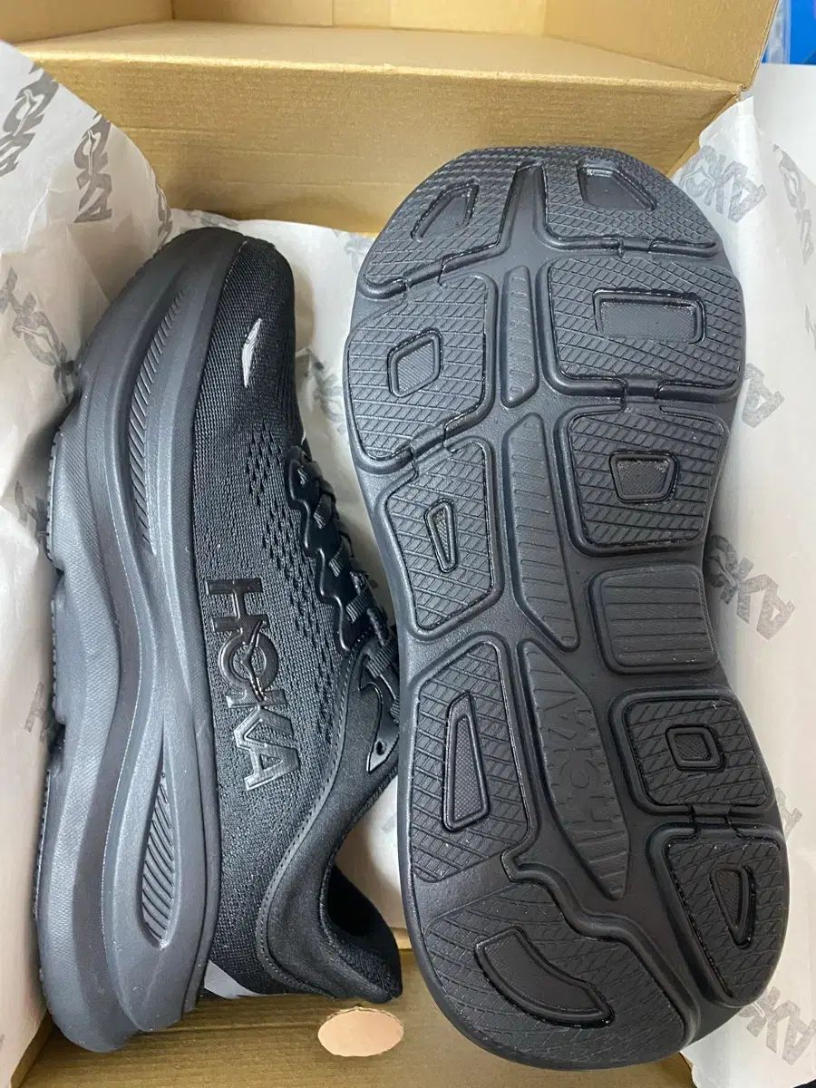 HOKA ONE ONE ホカオネオネ ボンダイ9 各サイズ 出品