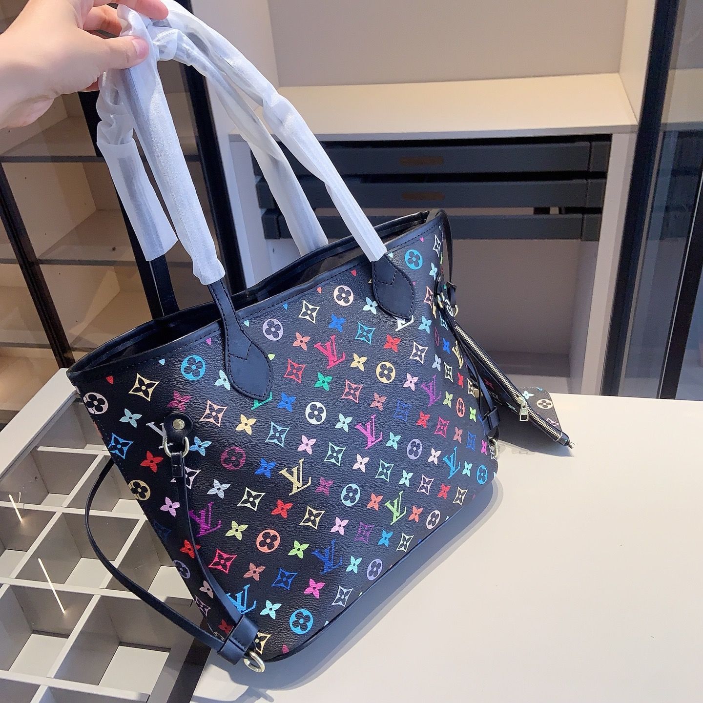 [本日特価] 全新シリーズセット X661 - LV ショッピングバッグ + LV ピローバッグ + LV 財布 本日限定特別割引！[本日特価|新品未使用品]