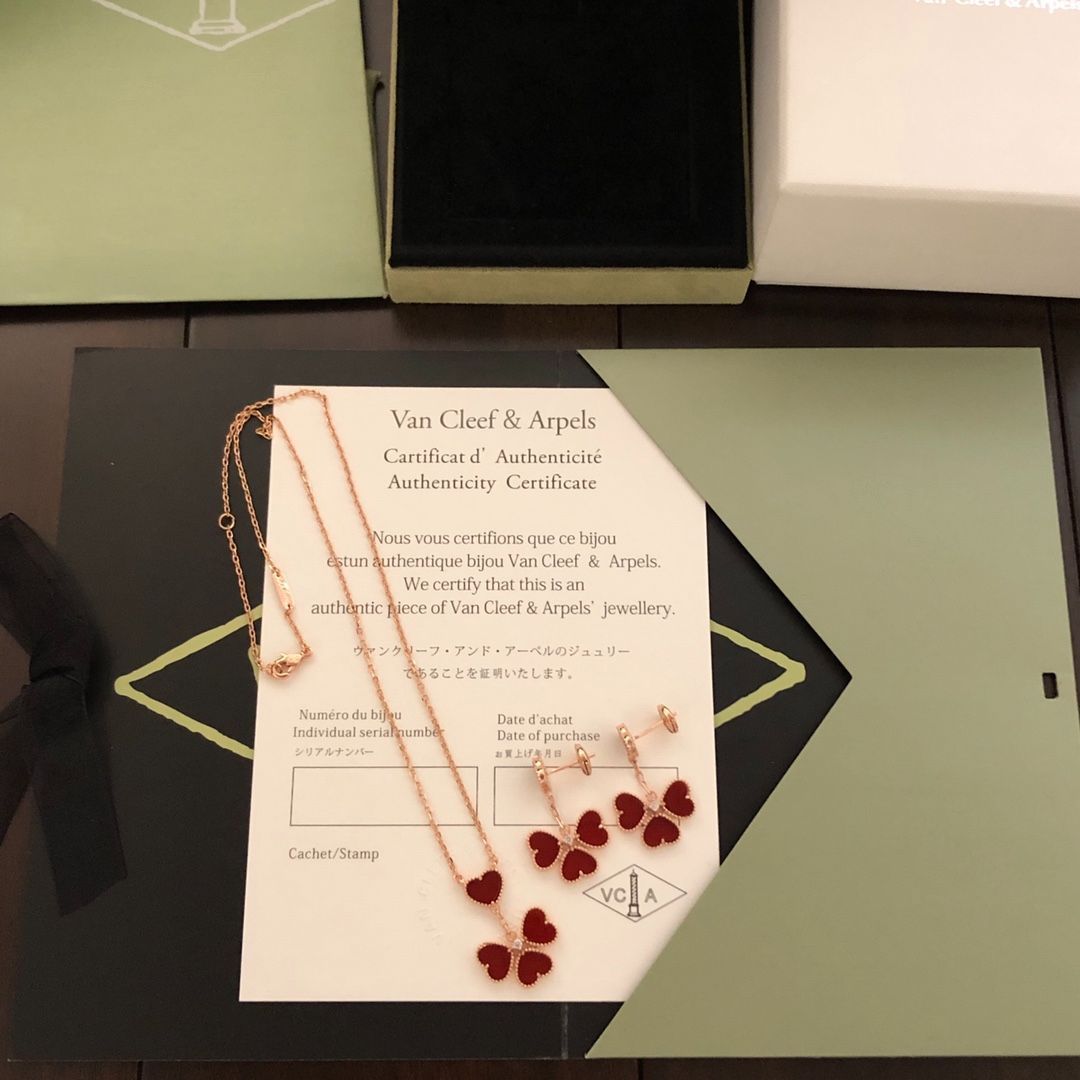 スウィート アルハンブラ エフイヤージュ ピアス ヴァン クリーフ&アーペル Van Cleef & Arpels VCARN5PP00｜本日限定特価｜新品未使用