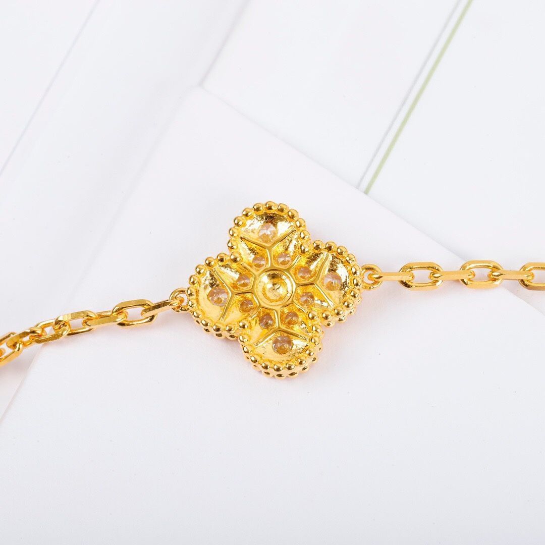 [Van Cleef & Arpels] アルハンブラ ダイヤモンド 5連ブレスレット | ヴァン クリーフ & アーペル レディースジュエリー｜本日限定特価｜新品未使用